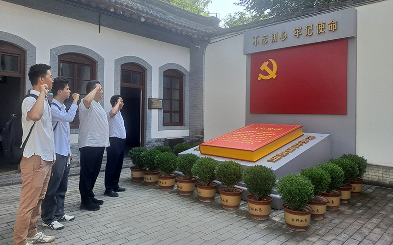 5.广哈智控党支部-重温入党誓词.jpg